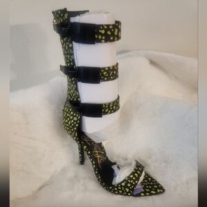 Size 7 Lust For Life sandal